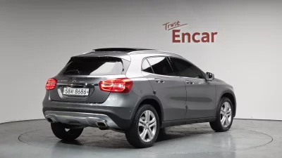 Mercedes-Benz GLA-Class