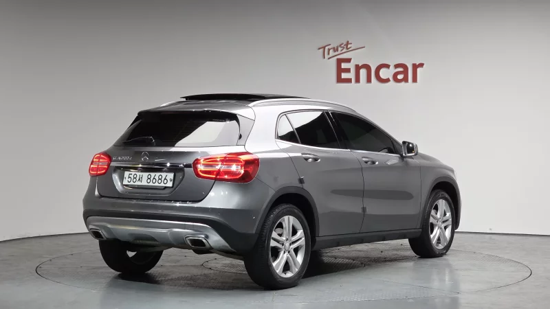 Mercedes-Benz GLA-Class