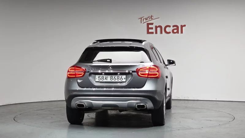 Mercedes-Benz GLA-Class