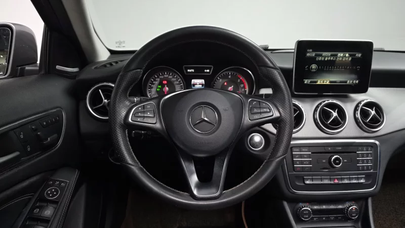 Mercedes-Benz GLA-Class