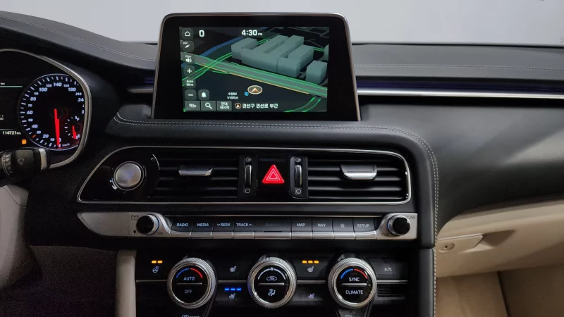 Genesis G70