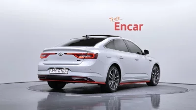 Renault SM6