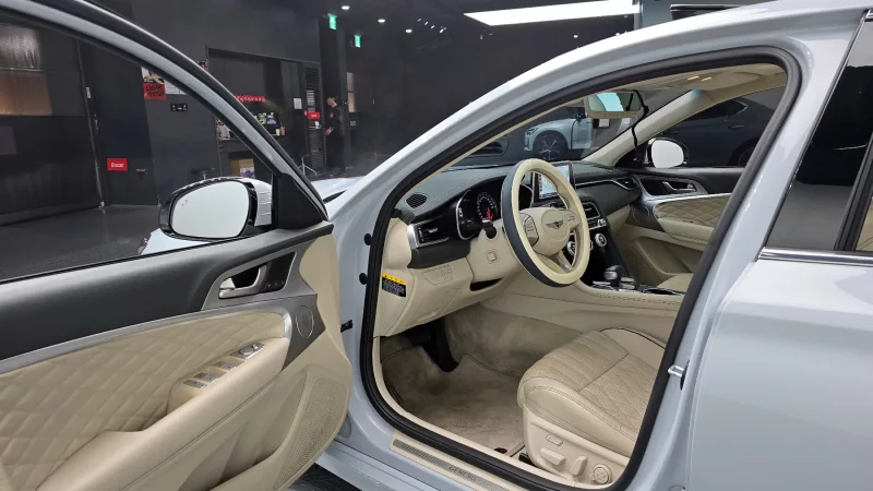 Genesis G70
