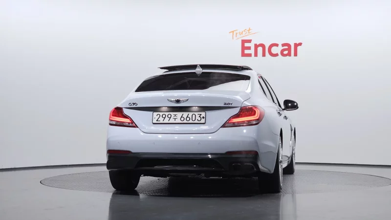 Genesis G70