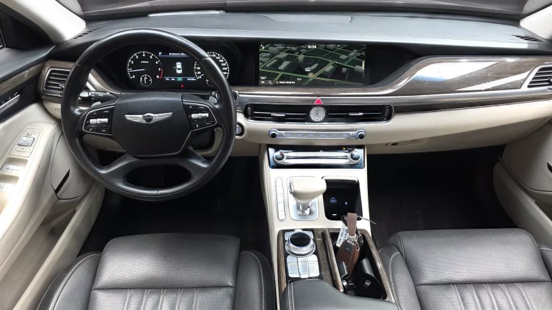 Genesis G90