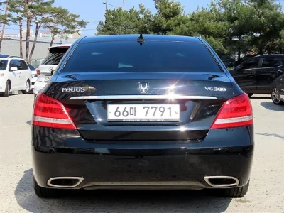 Hyundai Equus