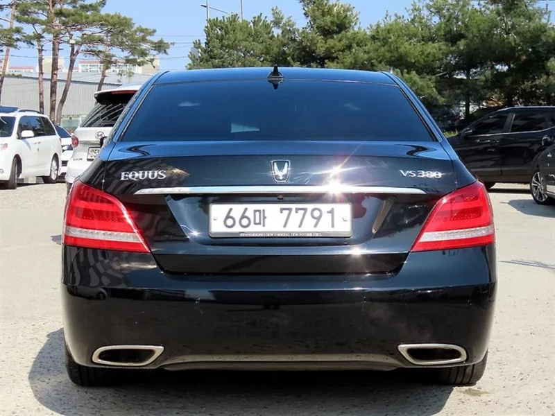 Hyundai Equus