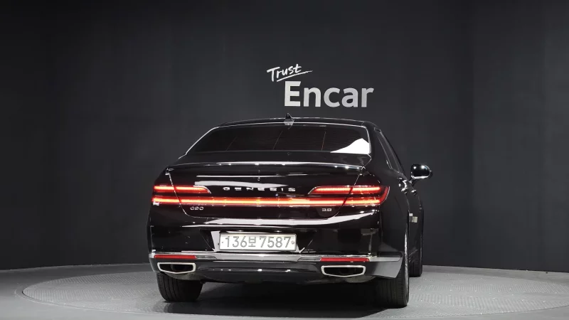 Genesis G90