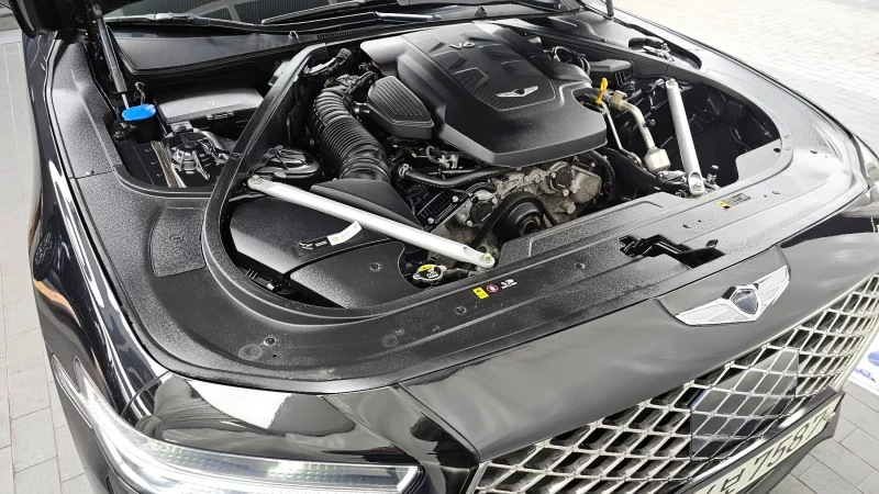 Genesis G90