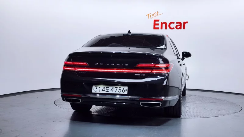 Genesis G90