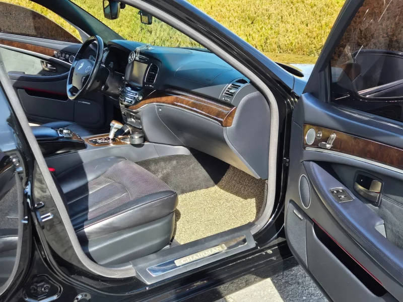 SsangYong Chairman W