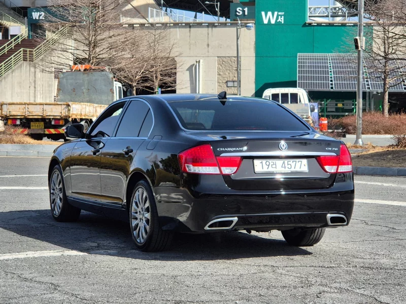 SsangYong Chairman W