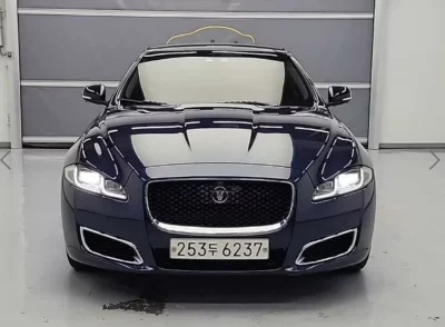Jaguar XJ