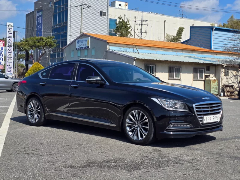 Hyundai Genesis