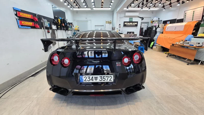 Nissan GT-R