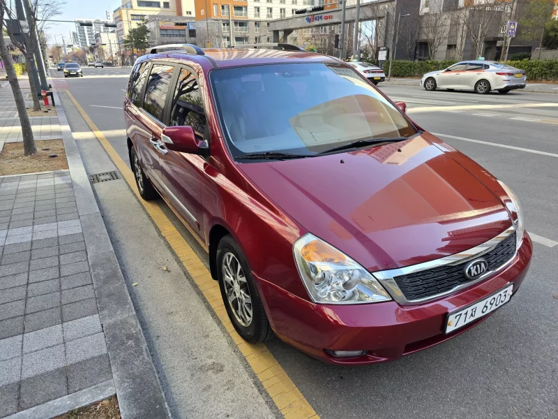 Kia Carnival