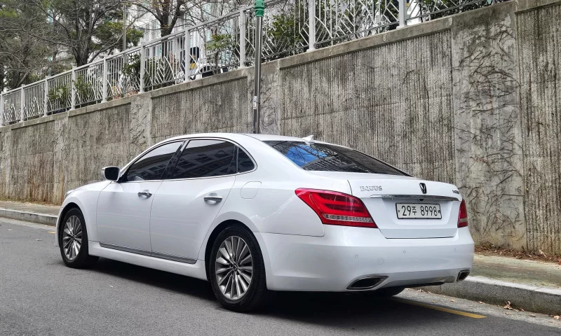 Hyundai Equus