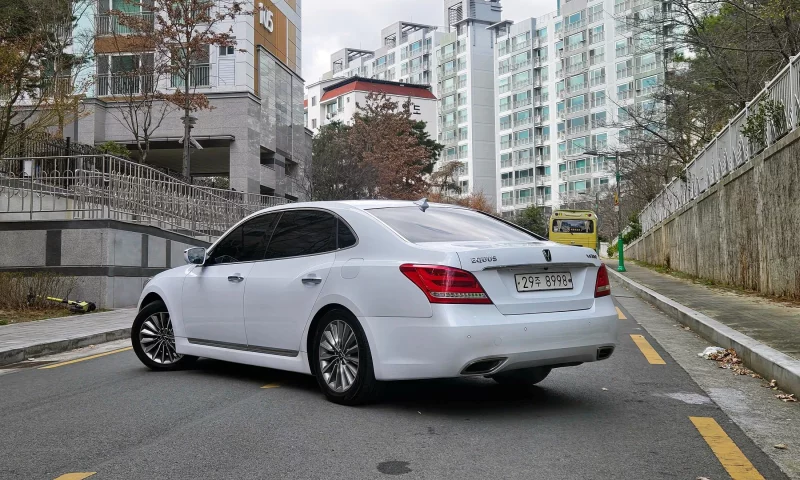 Hyundai Equus