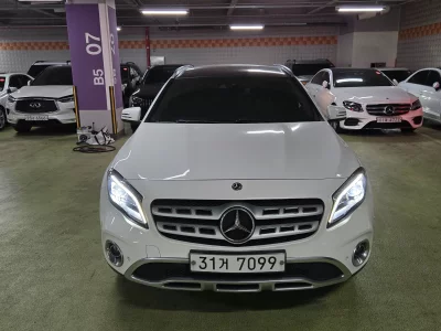 Mercedes-Benz GLA-Class