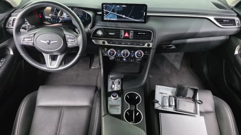 Genesis G70