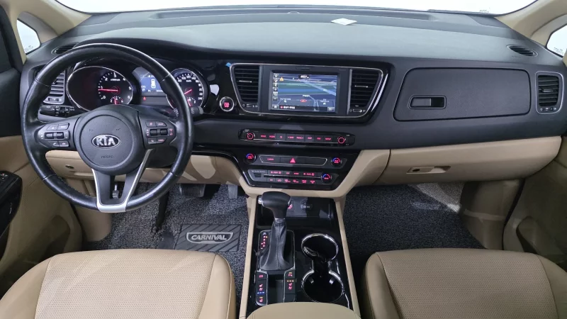 Kia Carnival