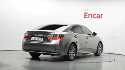 Lexus ES300h
