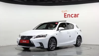 Lexus CT200h