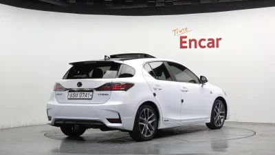 Lexus CT200h