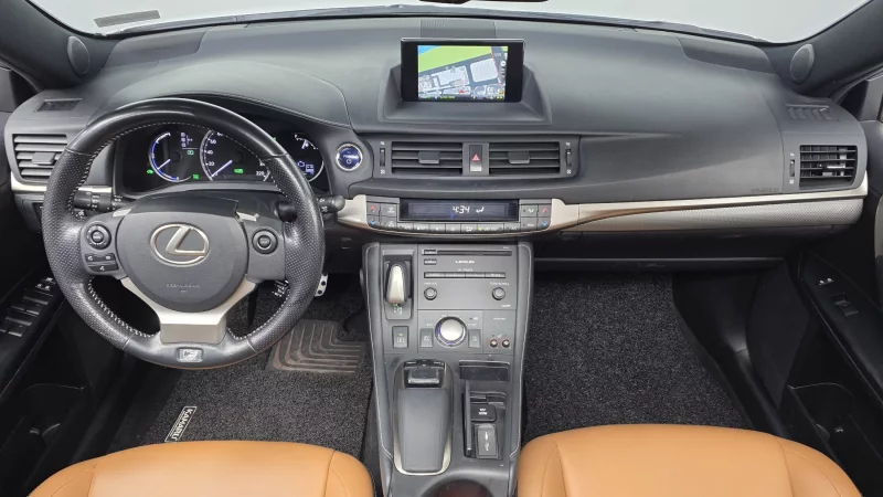 Lexus CT200h