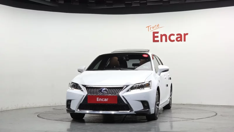 Lexus CT200h