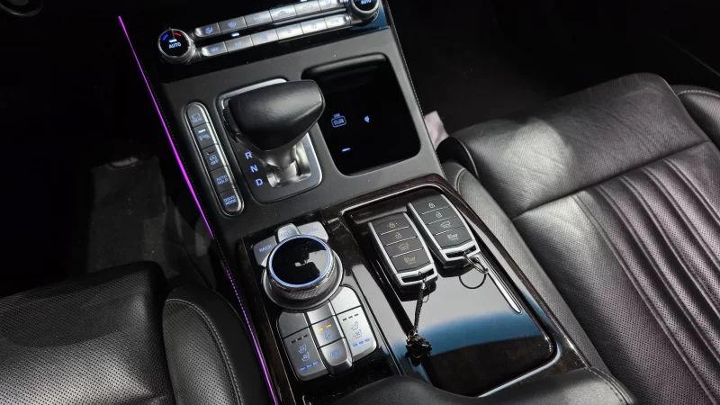Genesis G90