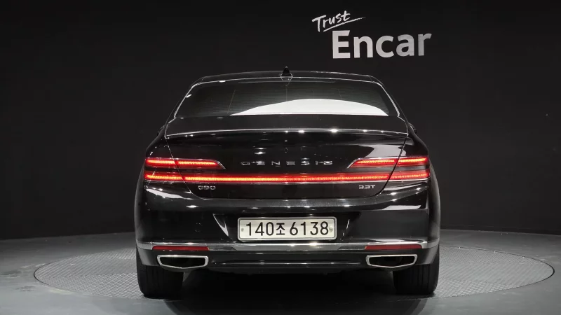 Genesis G90