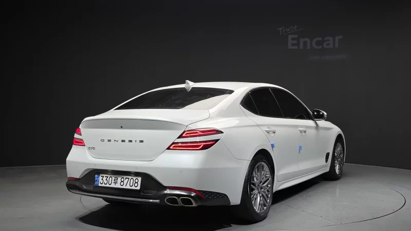 Genesis G70