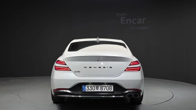 Genesis G70