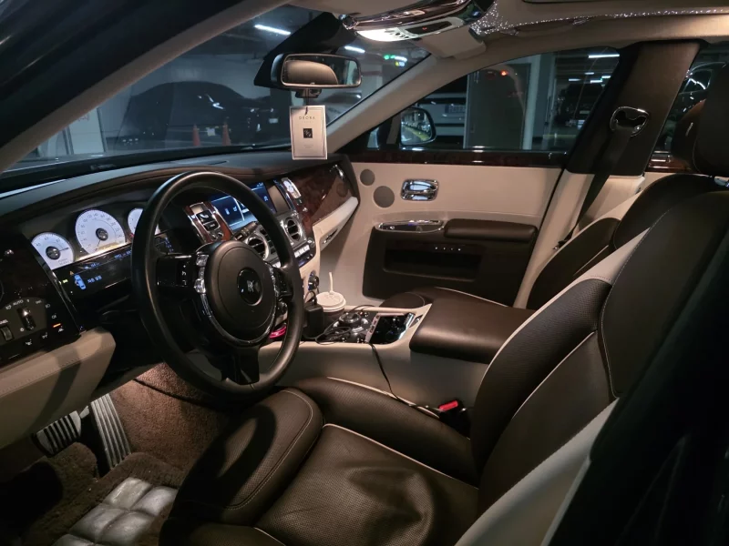 Rolls-Royce GHOST