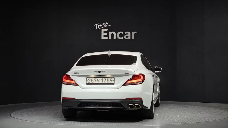 Genesis G70