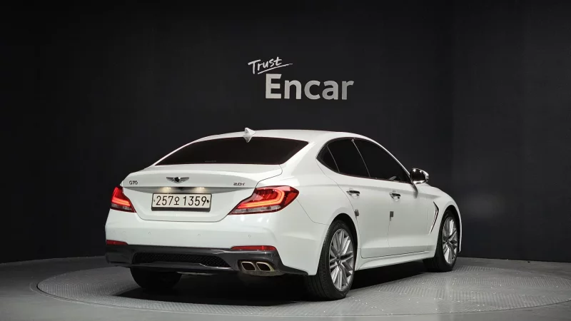 Genesis G70
