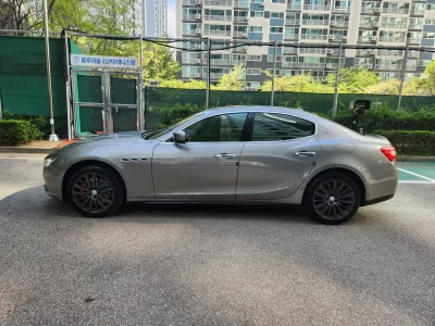 Maserati GHIBLI
