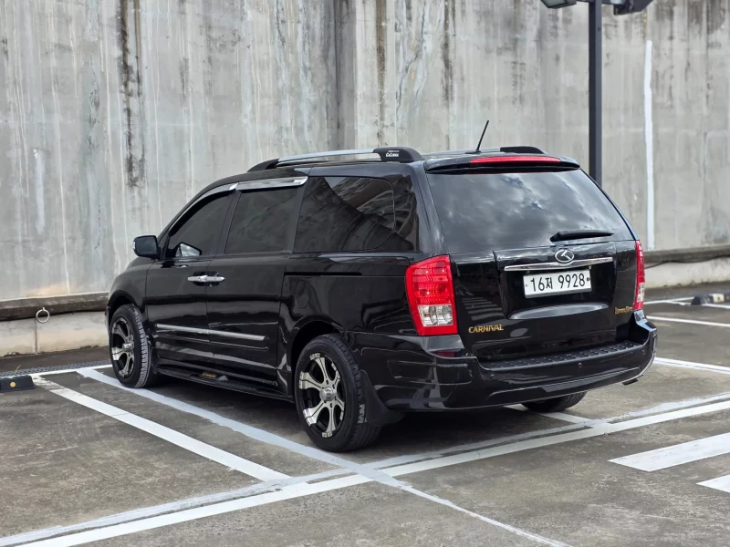 Kia Carnival