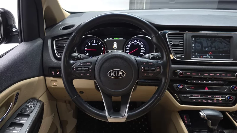 Kia Carnival