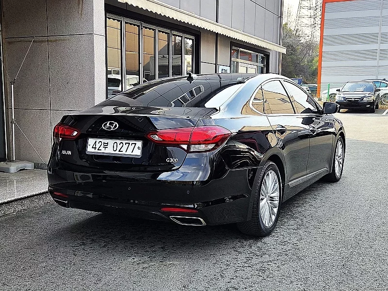 Hyundai Aslan