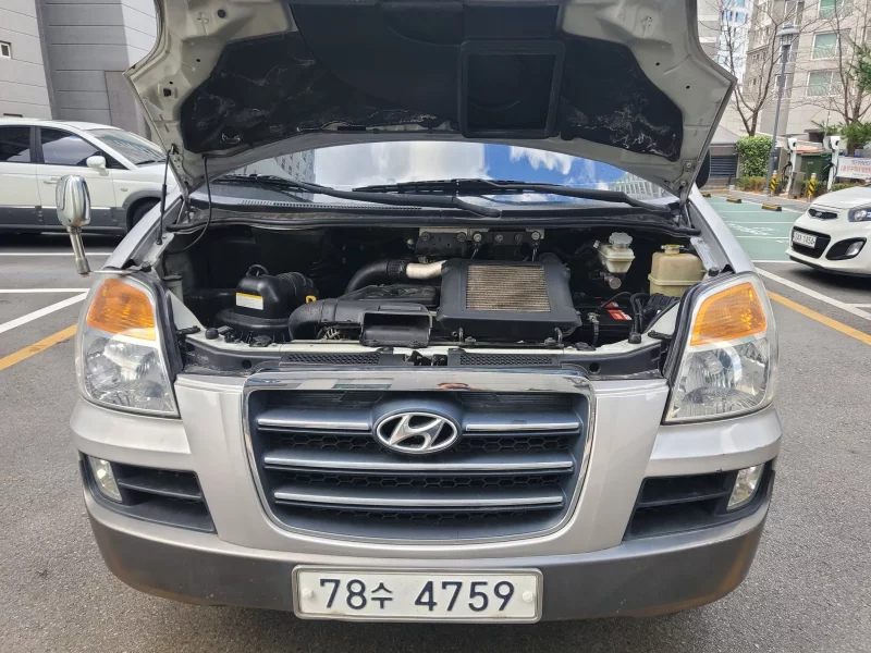 Hyundai Starex