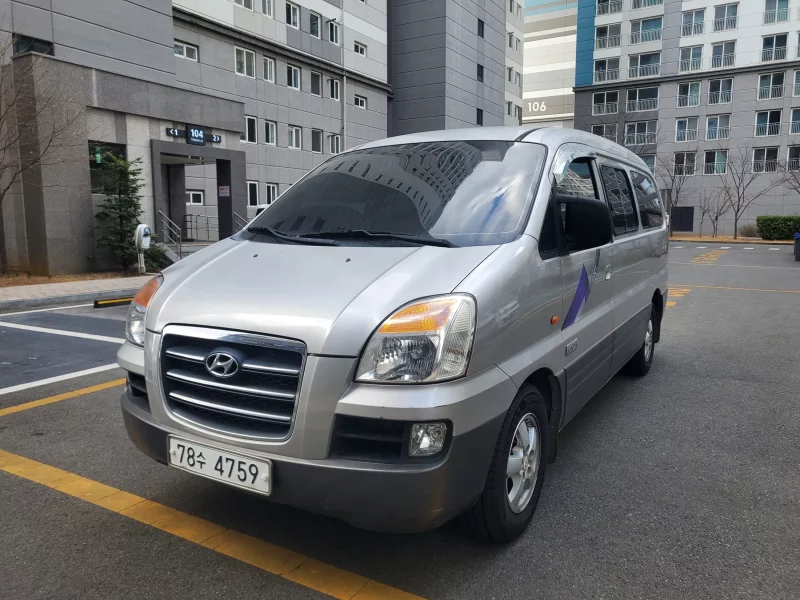 Hyundai Starex