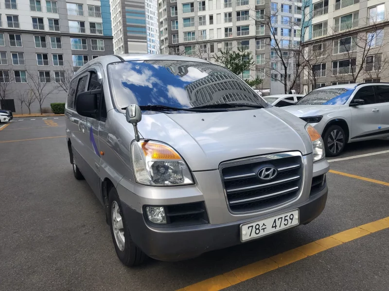 Hyundai Starex