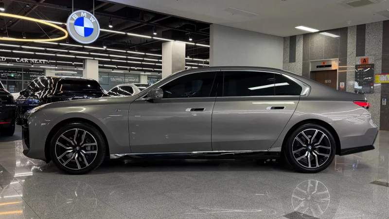BMW 7-Series