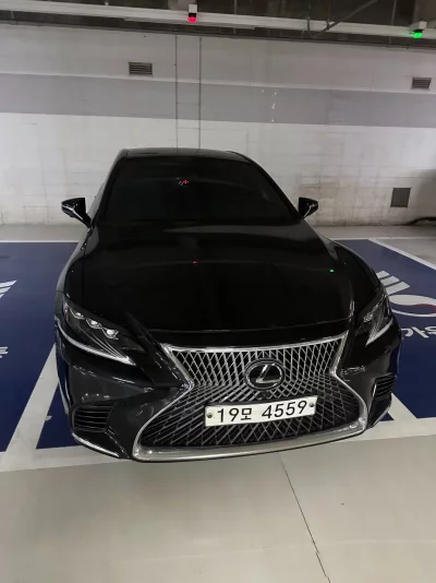 Lexus LS