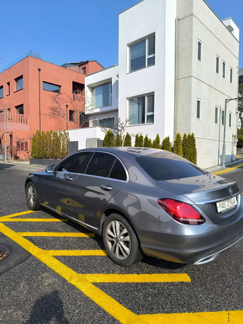 Mercedes-Benz C-Class