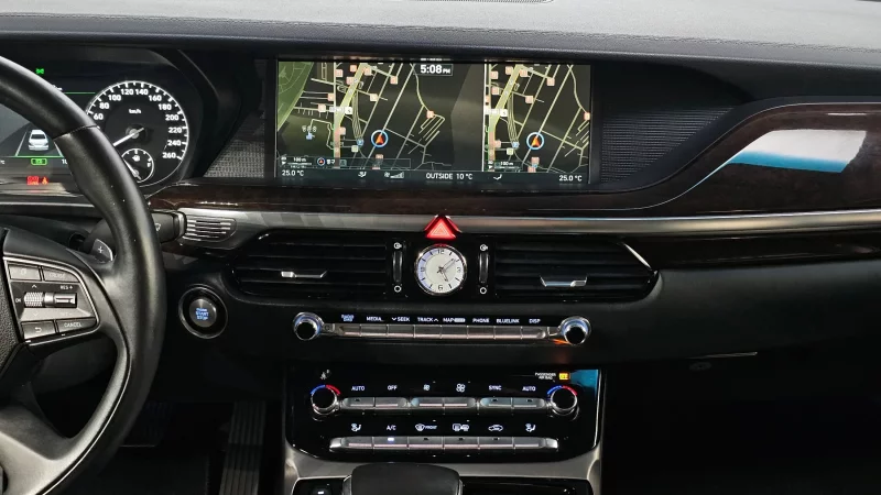 Genesis EQ900