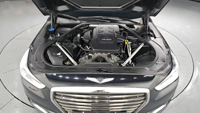 Genesis EQ900