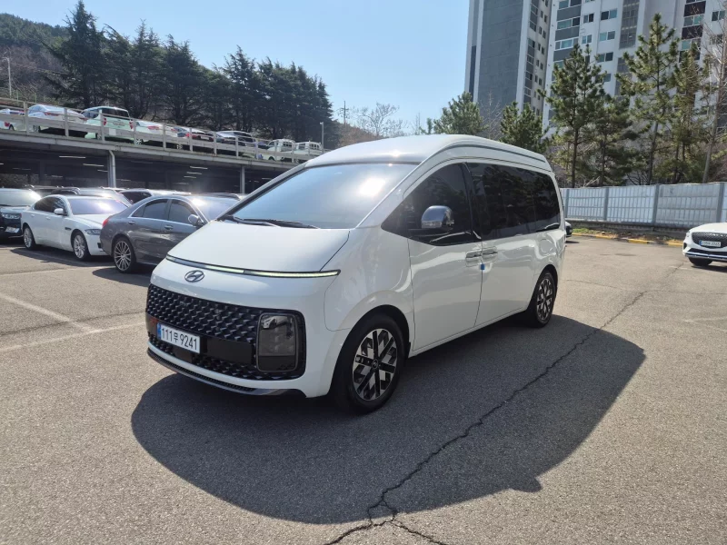 Hyundai Staria